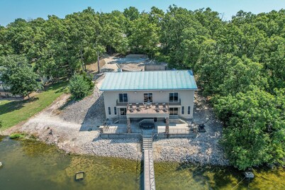The Perfect Lake of the Ozarks Getaway Luxury Home with Private Dock