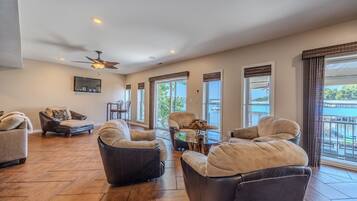 Smart TV, fireplace, DVD player, music library