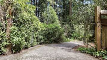 Enceinte de lâhĂ©bergement