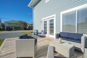 Terrace/patio - The Kure for all your troubles. (Kure Beach)