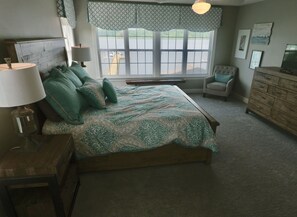 5 dormitorios, tabla de planchar con plancha, cuna de viaje