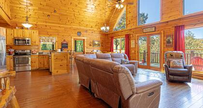 * WiFi * Uusi mökki w / Mtn Views, koirat kunnossa!