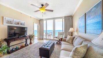 Smart TV, DVD player