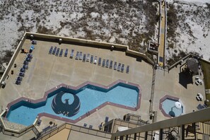 Pool - KITCHEN REMODELED, CEILINGS RETEXTURED, FRESH PAINT - JULY 20-24 RATES REDUCED (Orange Beach)