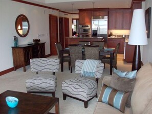 Smart TV, DVD player, books, video library - The Hula Moon Villa: Luxury Ocean View Penthouse - Best Value in Kolea! (Waikoloa)