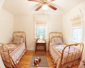 2 chambres, fer et planche Ă repasser, Wi-Fi gratuit, draps fournis