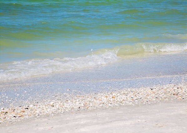 Beach nearby - Walk to Beach
Our home is only listed on this VRBO platform (Marco Island)