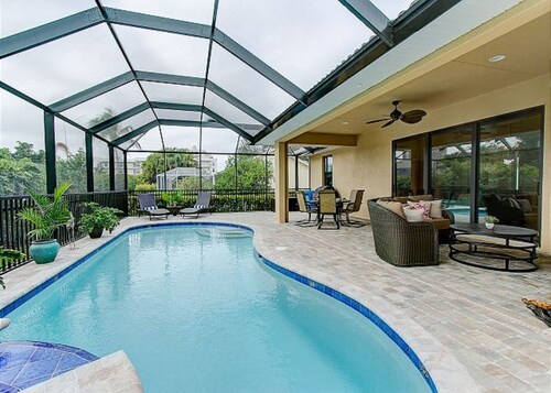 Walk to Beach Our home is only listed on this VRBO platform