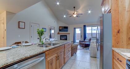 PetFriendlyHome/Private HOT TUB with a lots of space to relax inside and outside