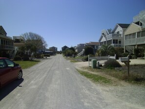 المنطقة المحيطة بالمنشأة