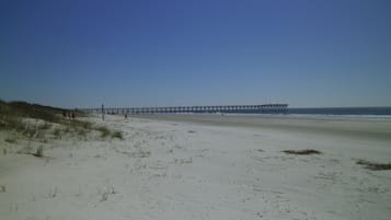 Beach nearby, beach towels