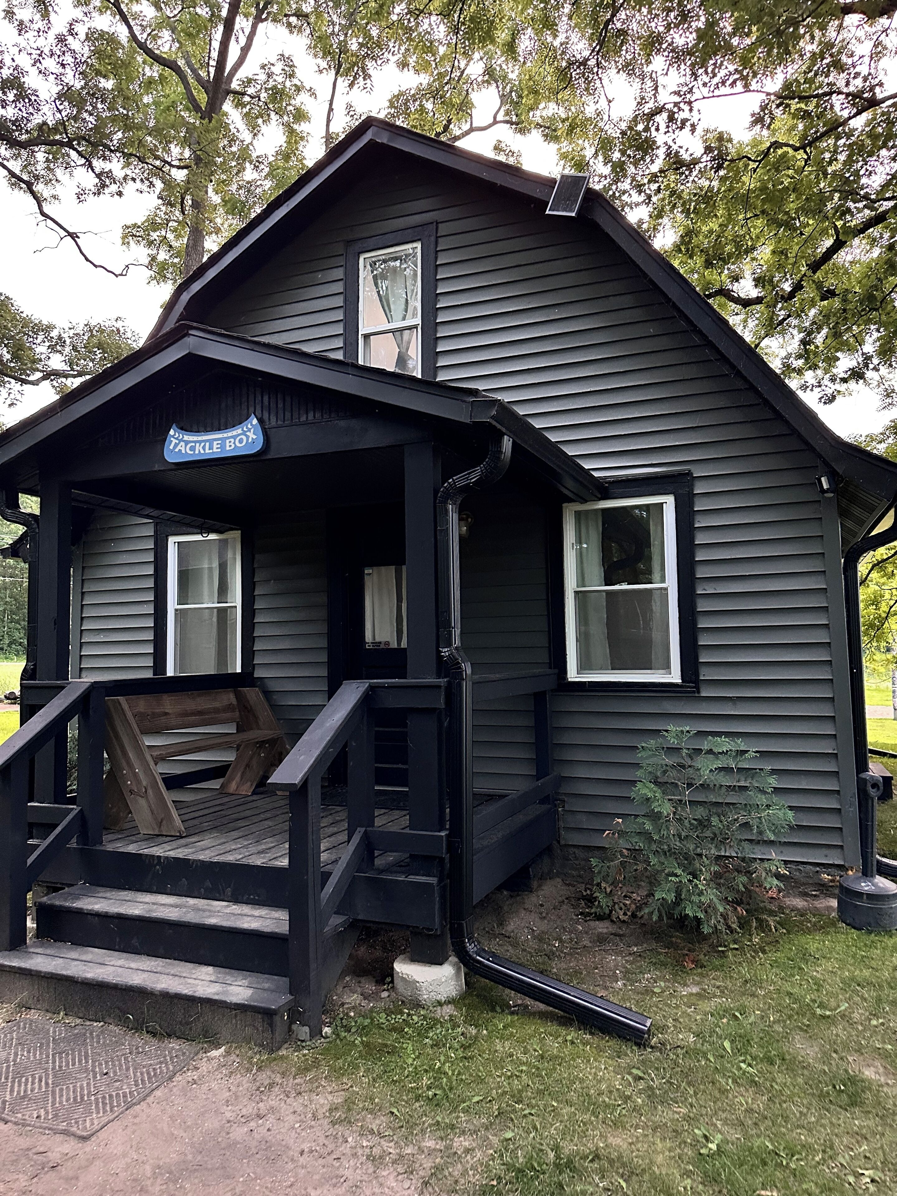 Tackle Box Cottage - Lakefront Cottages on Semi-private Lake, Beach, Boats, Fun!