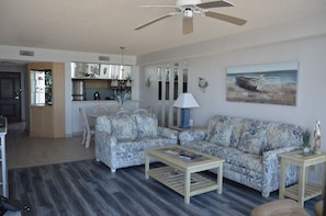 Smart TV, DVD player, stereo - One Ocean Place - Direct Oceanfront (Garden City)