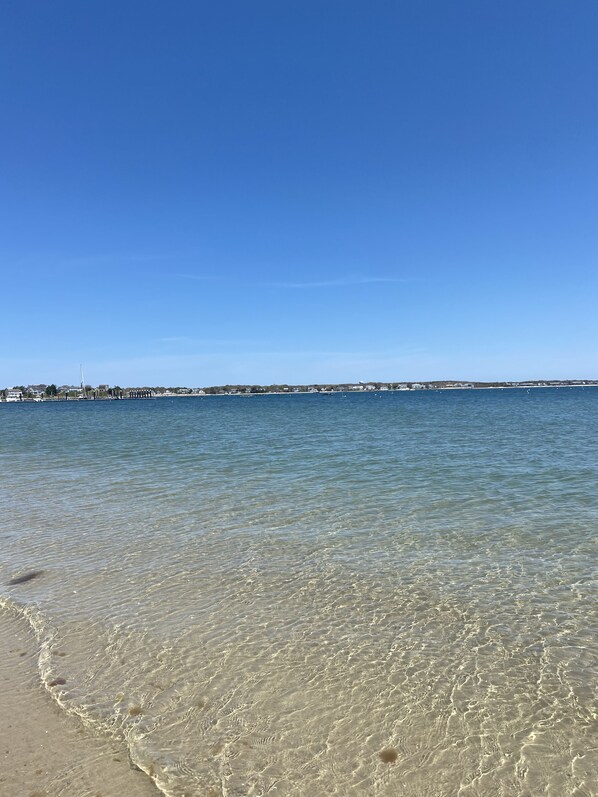 In Strandnähe, Liegestühle, Strandtücher