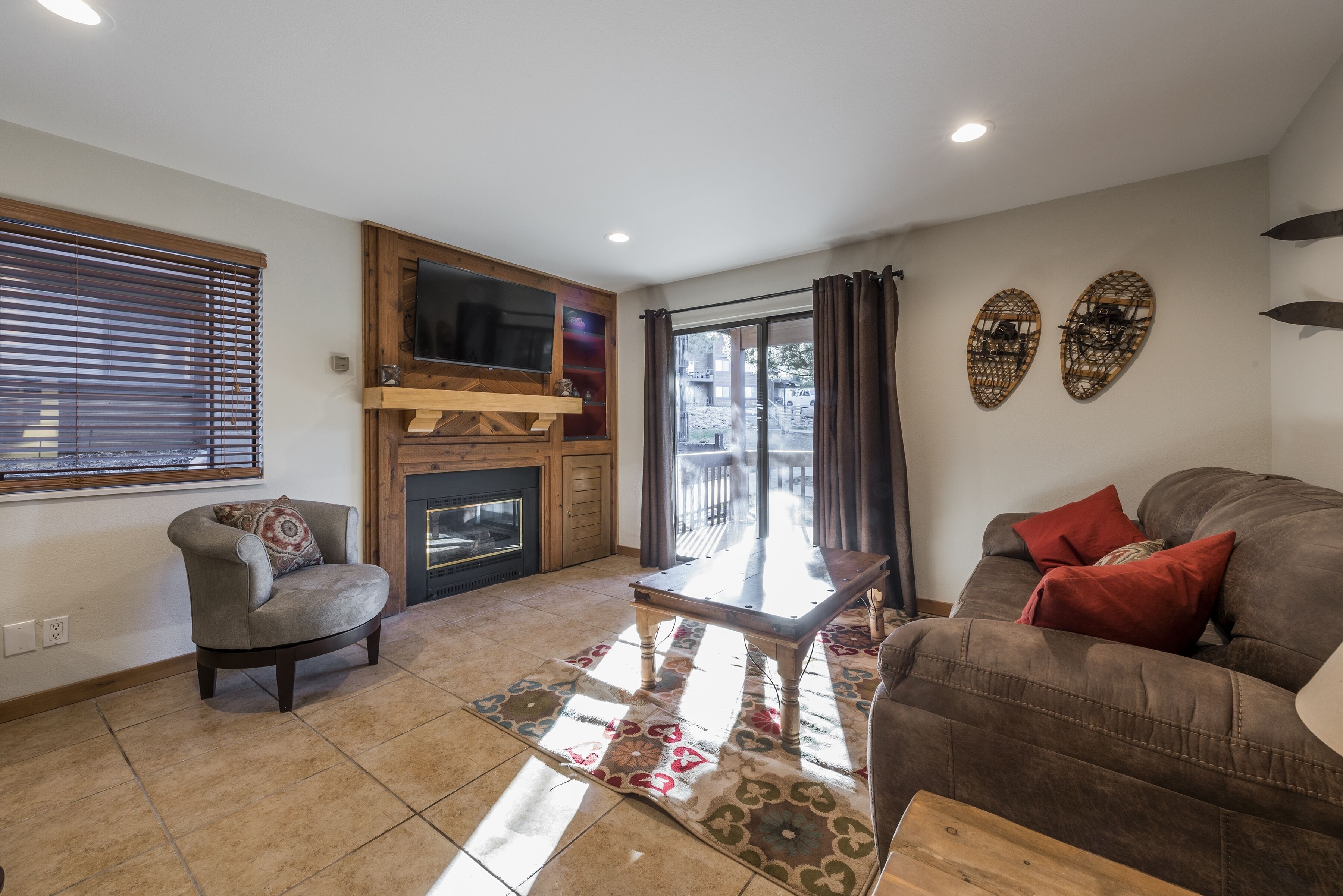 智能电视、壁炉