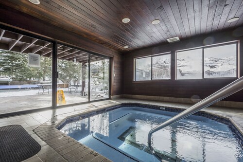 Freshly Remodeled One Bedroom Near Canyon Village at Park City Mountain Resort