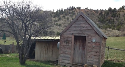 Pays charmeur, 90 ans, Great Reveiws, beaucoup d'intimité, 3/4 acres