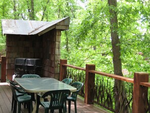 Outdoor dining - 3200 Square Foot Log Home Near Branson! (Hollister)