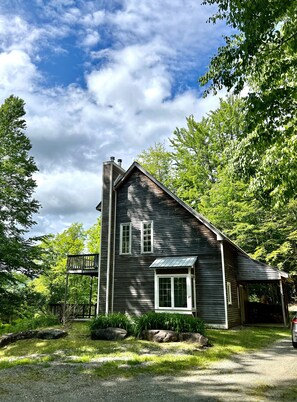 Exterior - Beautiful Vacation Cottage with a View in Newfane, Vermont, near Mt. Snow (Newfane)