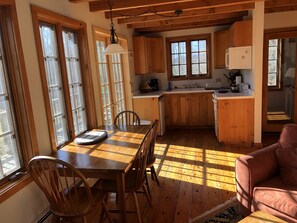 Dining - Beautiful Vacation Cottage with a View in Newfane, Vermont, near Mt. Snow (Newfane)