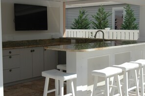 Property grounds - 5 Star Harvey Cedars Oceanside with Heated Pool (Harvey Cedars)