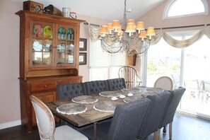 Dining - 5 Star Harvey Cedars Oceanside with Heated Pool (Harvey Cedars)