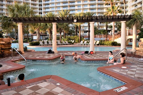 Persianlahden edessä, upeat näkymät lahdelle ja uima-altaalle / Pysäköintipaikka / Ilmainen WiFi