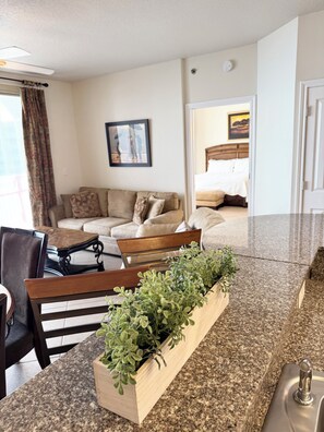 3 makuuhuonetta, silitysrauta/-lauta, ilmainen Wi-Fi, vuodevaatteet