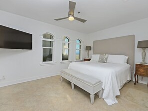 3 bedrooms, iron/ironing board, free WiFi, bed sheets - Gorgeous Condo Overlooking Gulf, Lg Patio, Pool, Grill, Location (Santa Rosa Beach)