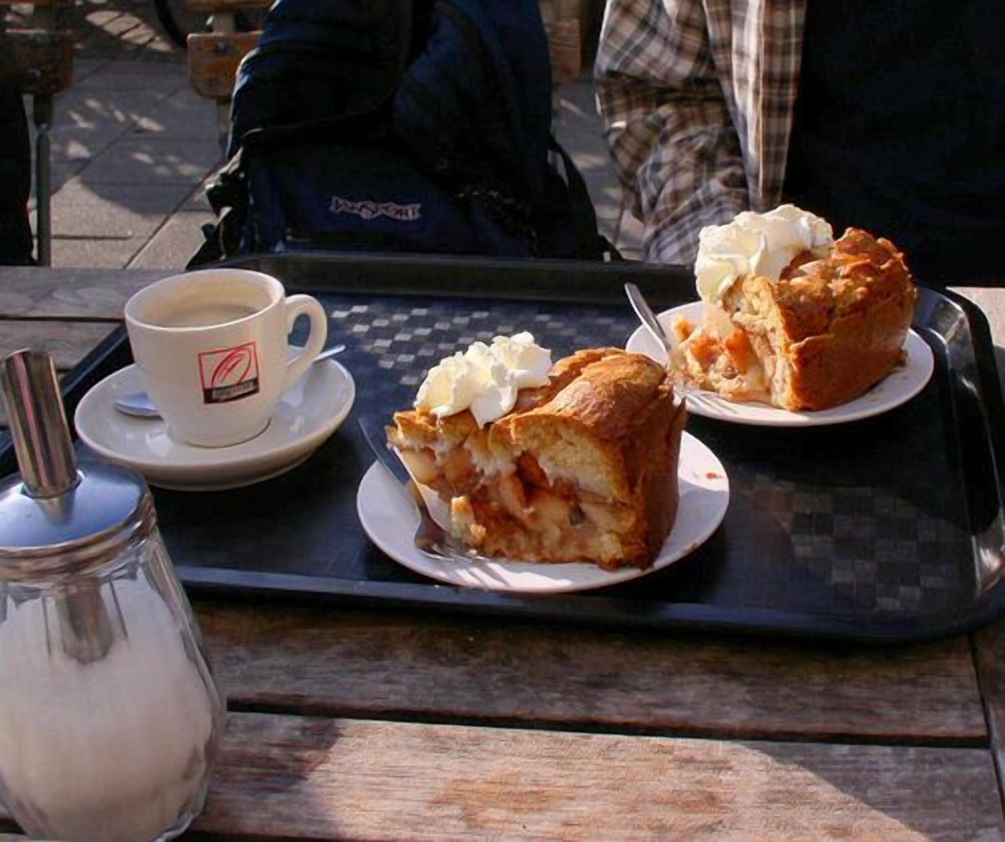 Applecake at De Winkel, Westerstraat