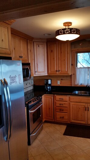 Fridge, microwave, oven, stovetop - Beautiful Burt Lake sunsets and sandy beach (Indian River)