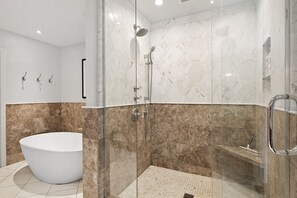 Combined shower/bathtub, hair dryer, towels, soap - Beach Living in Style and Comfort with Breathtaking Views & Easy Beach Access (Solana Beach)