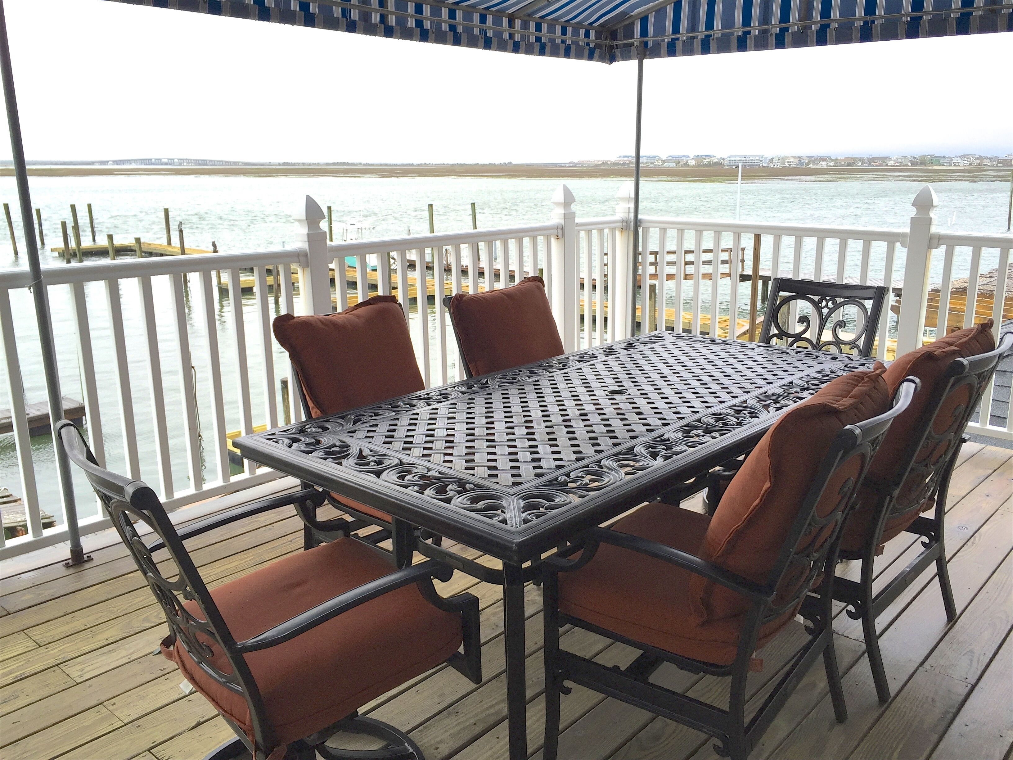 Waterfront with Spectacular Sunsets!  Dining on Property!