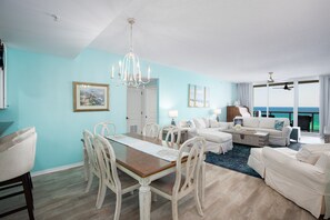 Dining - Beautifully decorated condo on Navarre Beach (Navarre)