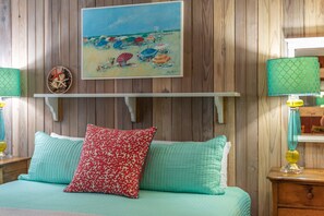 4 bedrooms, iron/ironing board, free internet, bed sheets