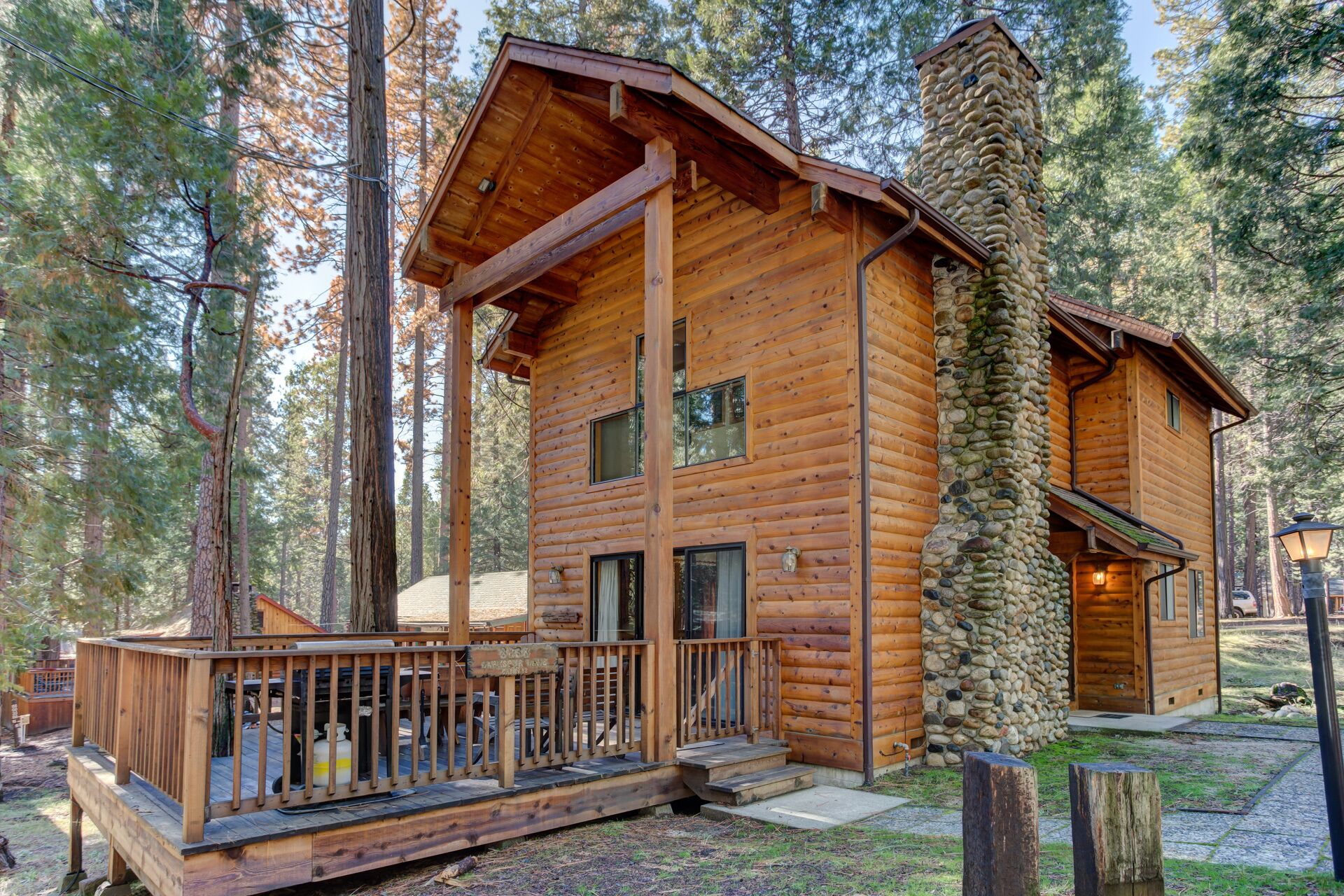 (12) Cabin Twelve at The Redwoods In Yosemite