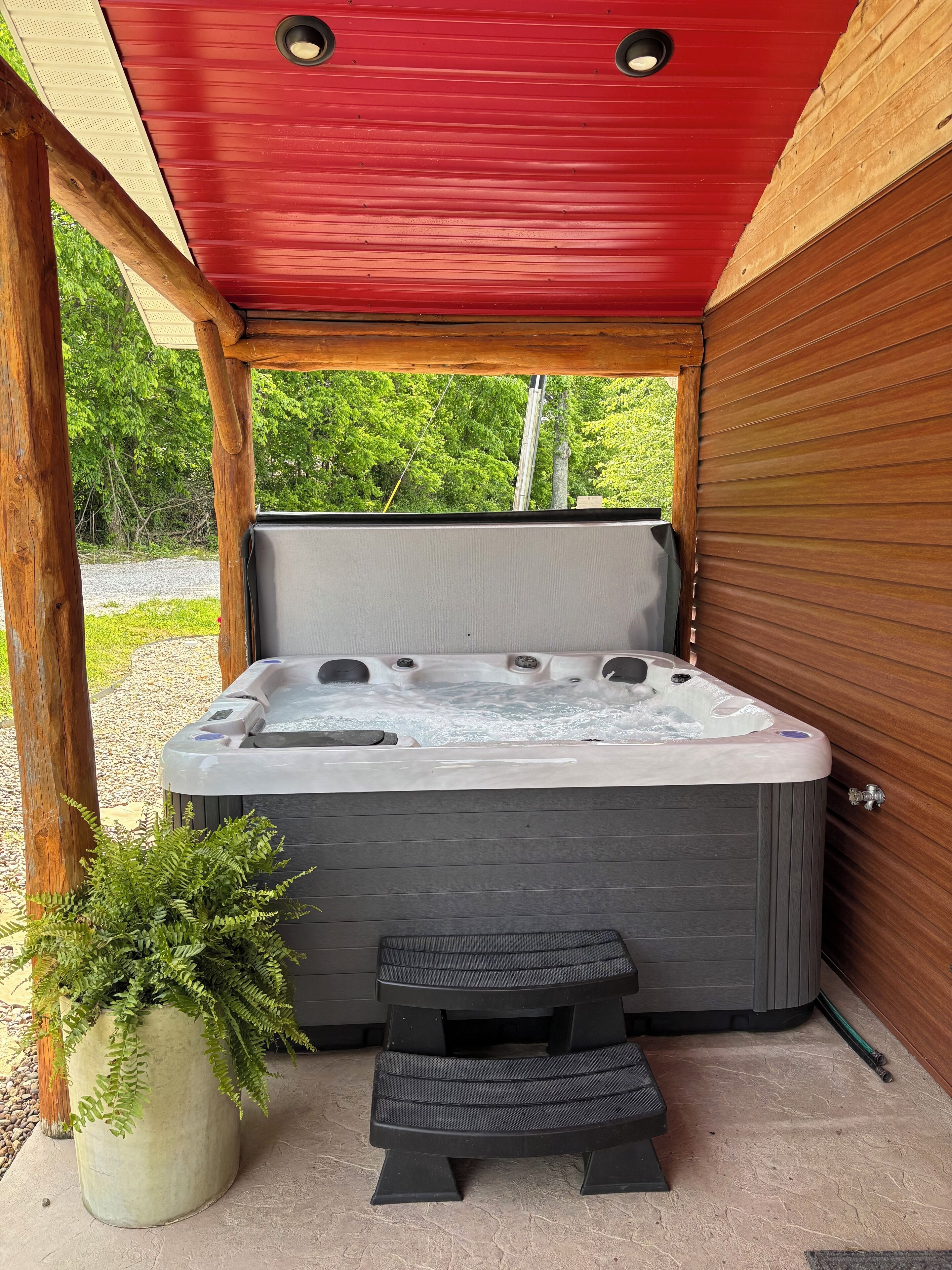 Outdoor spa tub