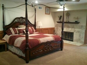 6 bedrooms, in-room safe, iron/ironing board, free WiFi