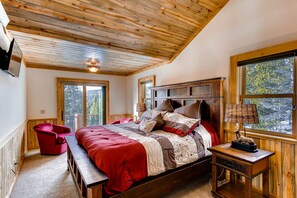 4 makuuhuonetta, silitysrauta/-lauta, ilmainen Wi-Fi, vuodevaatteet