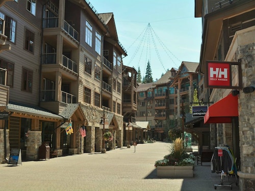 2 Bedroom 1 Bath Ski-In Ski-Out Northstar Ski Trails Condo On Slope-Near Village