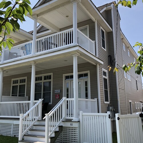Booking 2027. 4 Level Townhome, Rare Find!