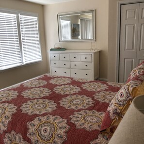 4 bedrooms, desk, iron/ironing board, free WiFi