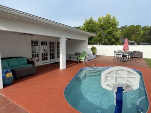 Pool - Best Location w/ Fenced Yard & Private Pool (Sarasota)