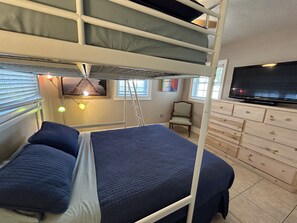 3 bedrooms, desk, iron/ironing board, travel crib