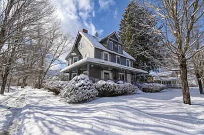 Best location! Large home in Ellicottville
