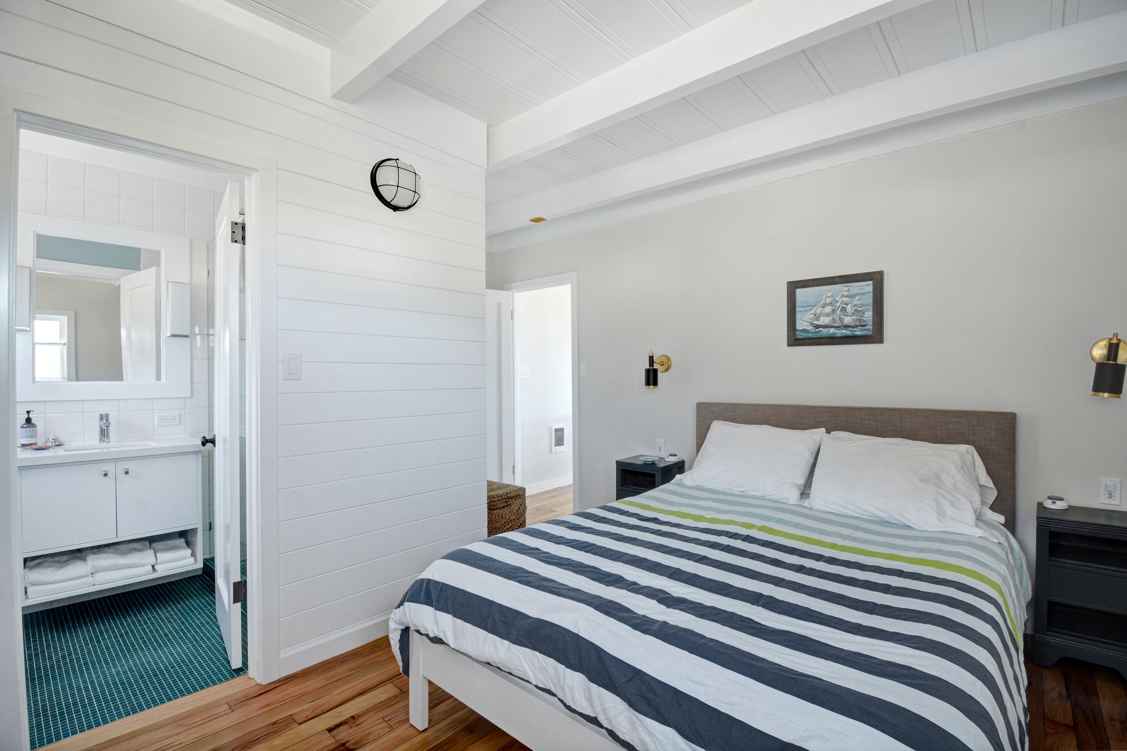 1 chambre, fer et planche à repasser, accès au Wi-Fi (inclus)