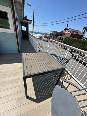 Terrace/patio - Relax and Enjoy an Oceanfront Getaway at La Paz (Stinson Beach)