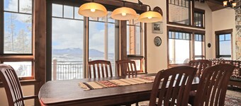 Large Home w/ sweeping views off back deck w/ bbq, 2 Masters, 40min RMNP