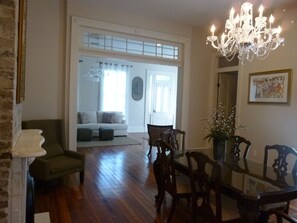 Interior - NEAR FRENCH QUARTER, 4 or 8 King beds, Sleeps 8 - 16 - safest area (Arabi)