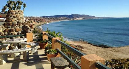 Oceanfront Casa De Las Olas - walk to "Lobster Village" of Puerto Nuevo